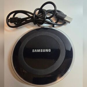 Samsung Black Wireless Charging Pad Qi-Certified